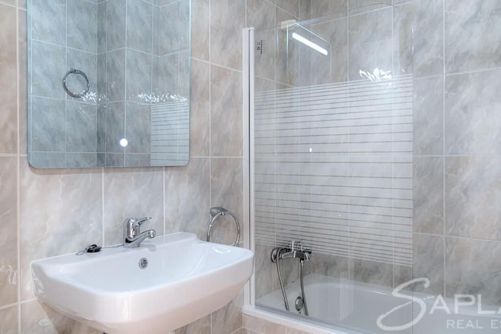 Saplan Real Estate Pensaueth * Salardu